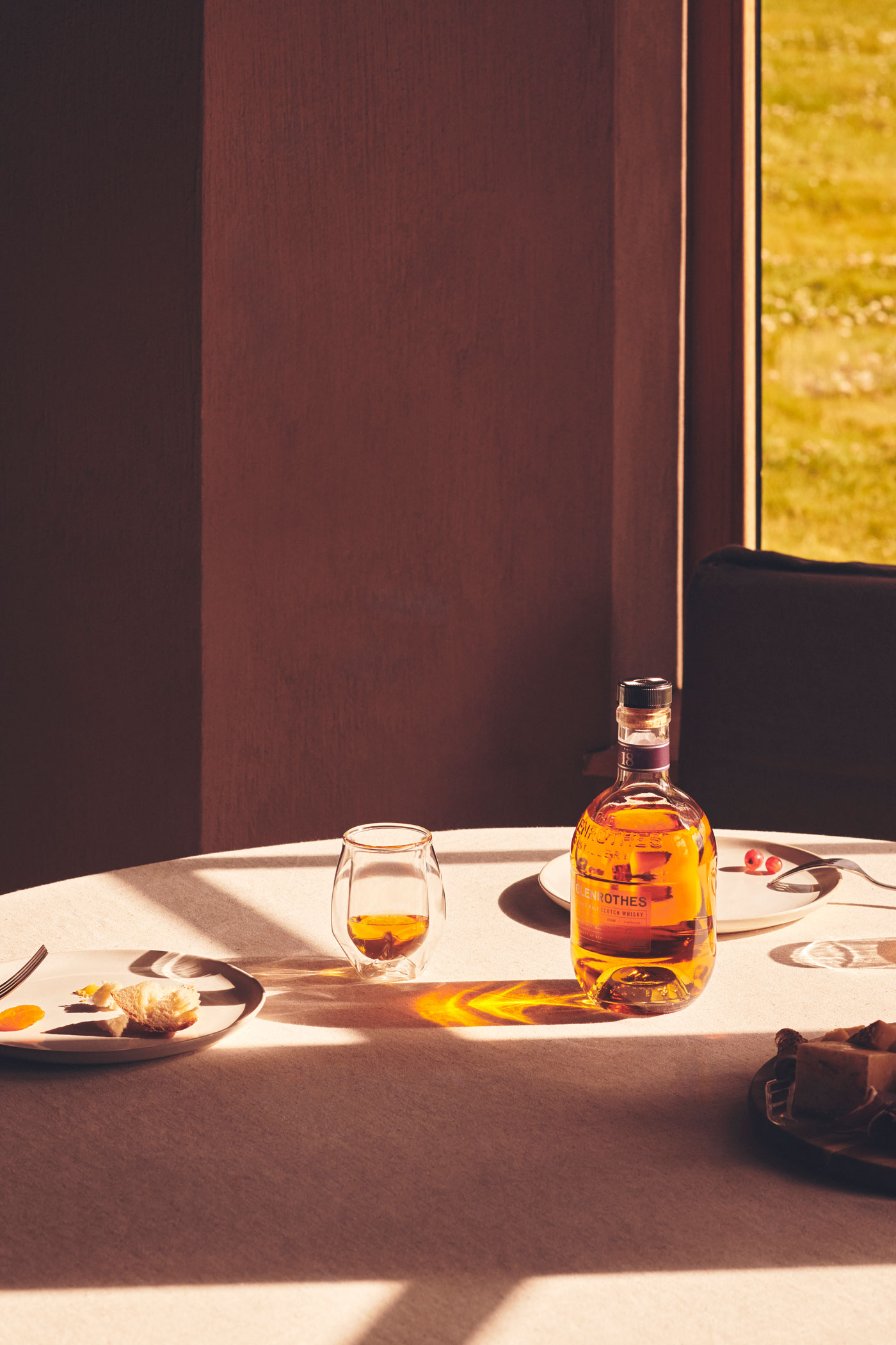 The Glenrothes Whisky – The 18-year image library art direction