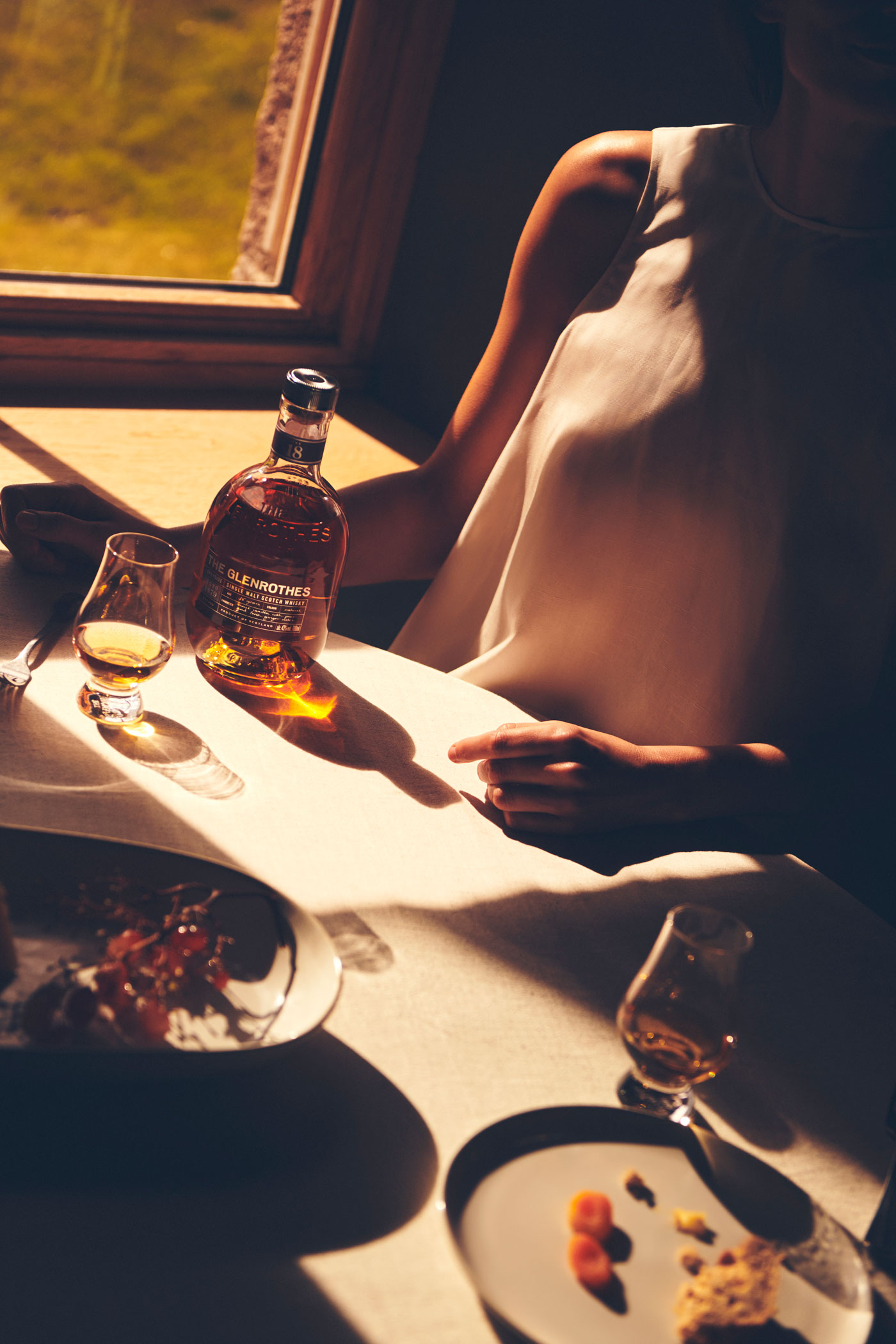 The Glenrothes Whisky – The 18-year image library art direction