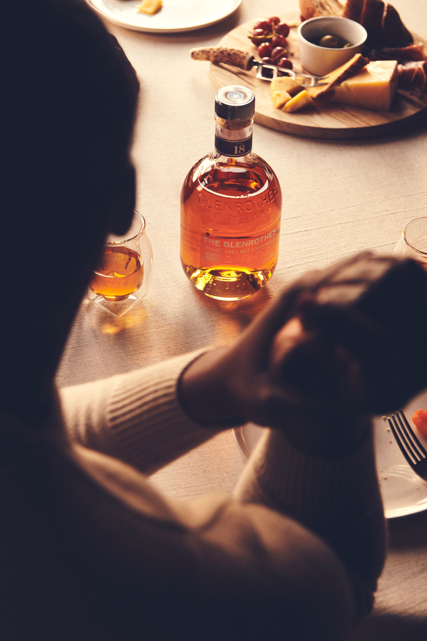 The Glenrothes Whisky – The 18-year image library art direction